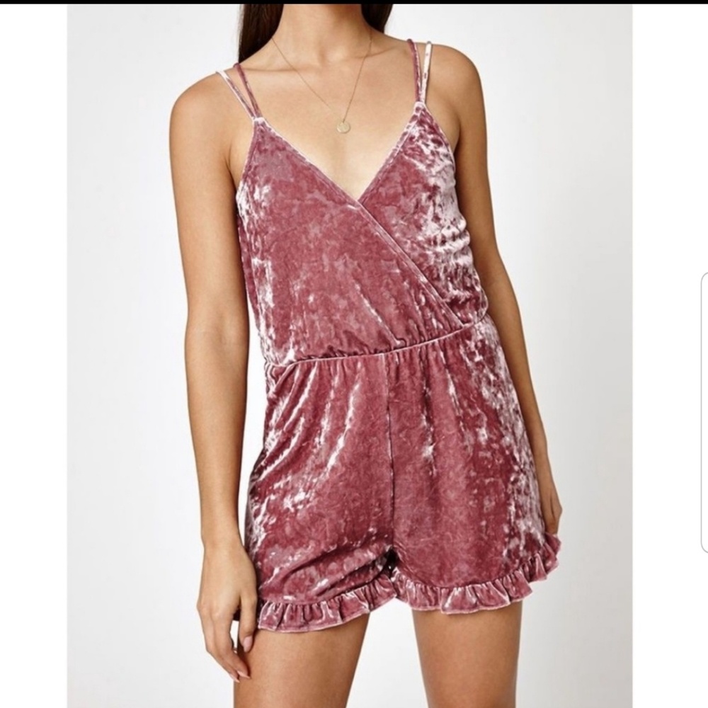 💗NEW Pink Velvet Romper Kendall & Kylie Size M💗
